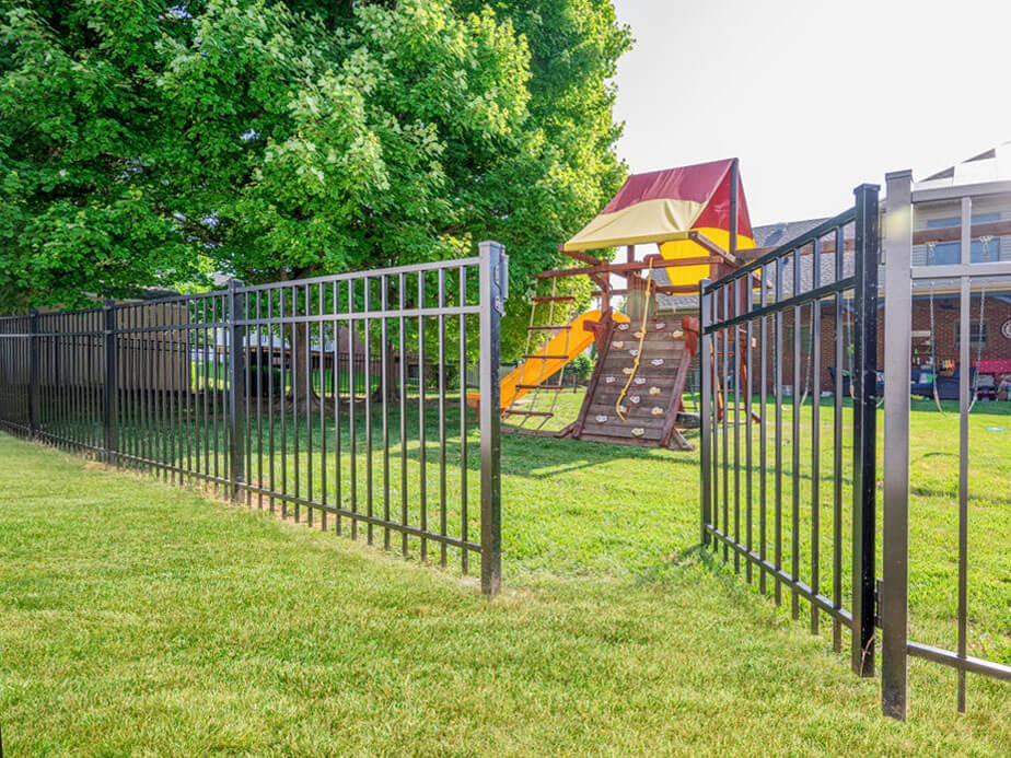 Aluminum fence contractor in Denver North Carolina